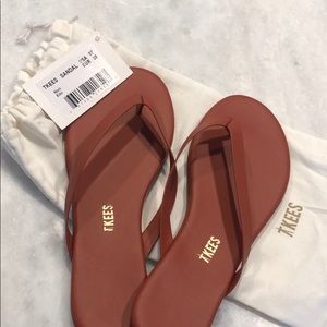 TKees sandal